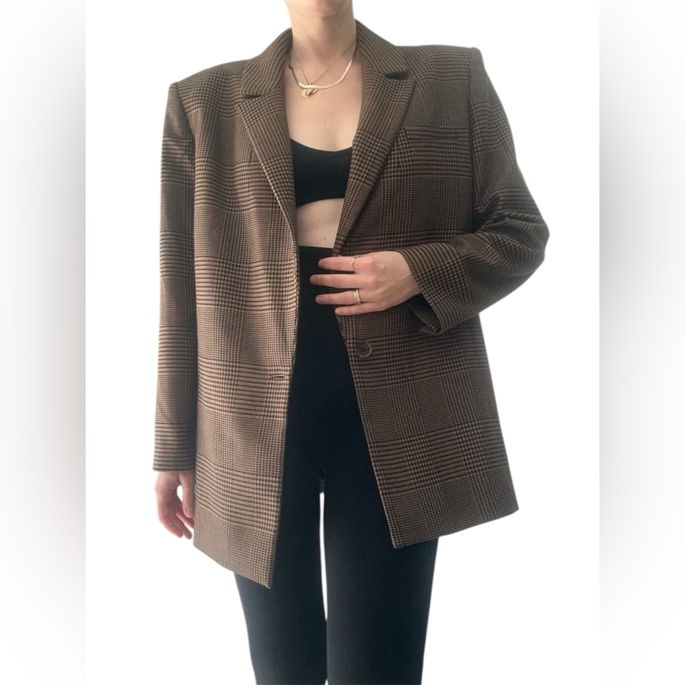 Alice + Olivia Colley Strong Shoulder Blazer - Picture 2 of 12